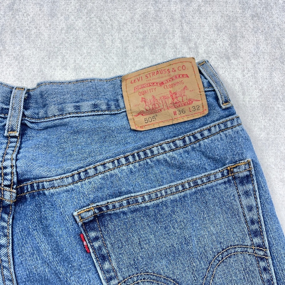 Vintage Levis 505 Jeans Men 36x32 Straight Leg Regular Fit Med Wash Y2K 2003 - Picture 5 of 14